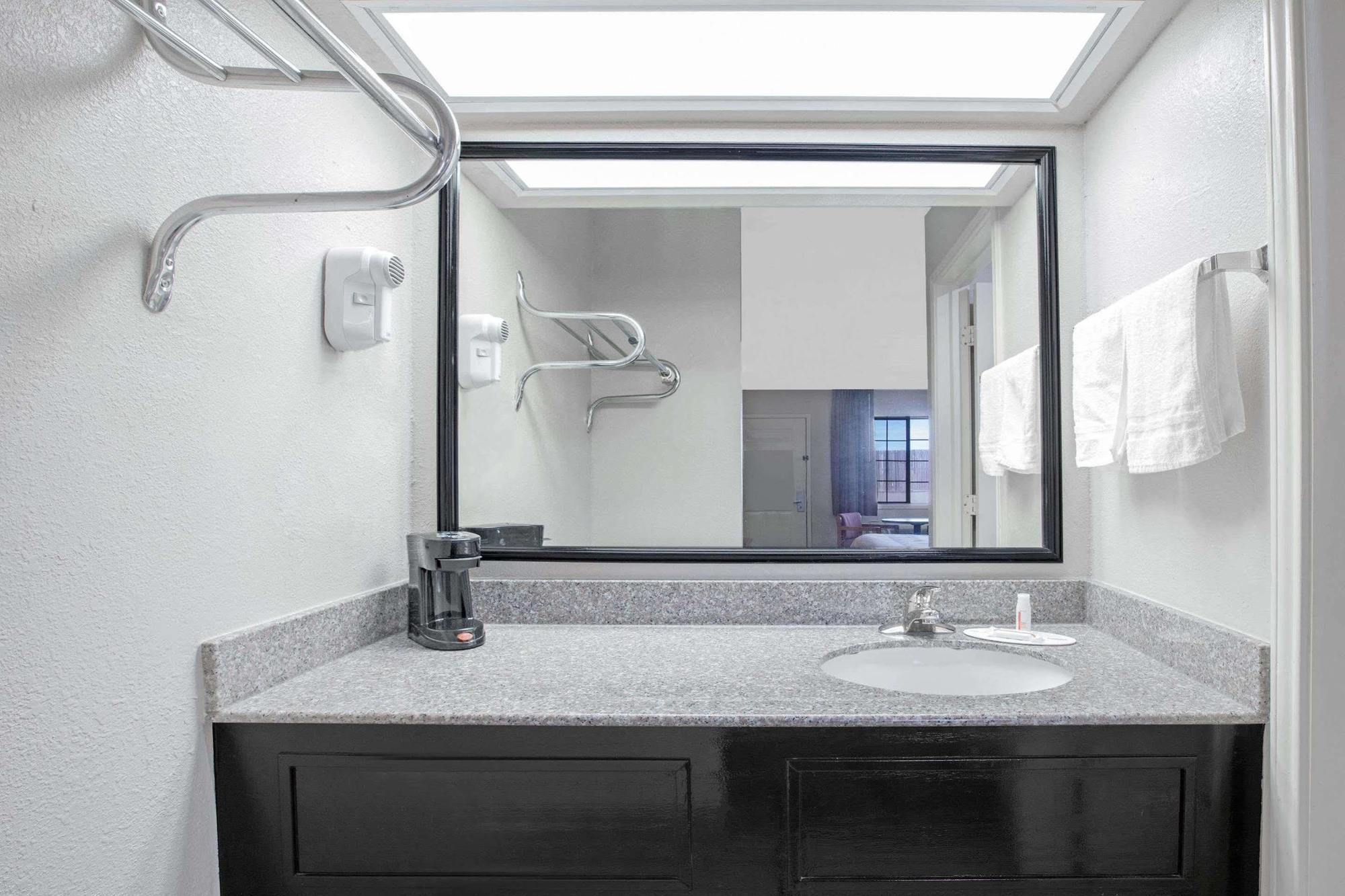 Surestay Hotel By Best Western Terrell Buitenkant foto